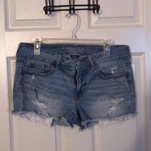 AE Light-wash skinny jeans